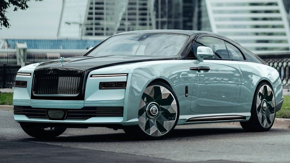 Первый электрокар от Rolls-Royce - Spectre: новый взгляд на роскошные автомобили