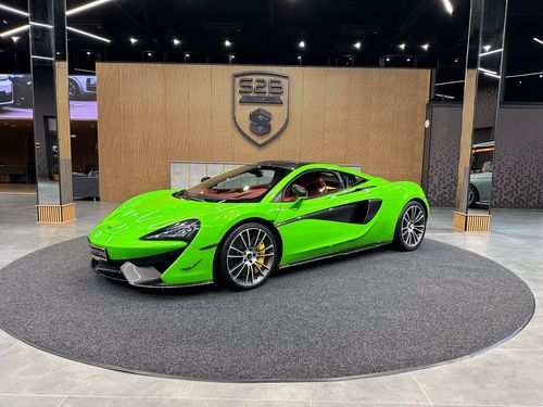 McLaren 570S зеленый 2024