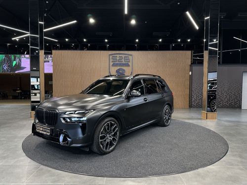 BMW X7 XDR 40i черный 2022