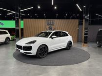 Porsche Cayenne 2022 года белый